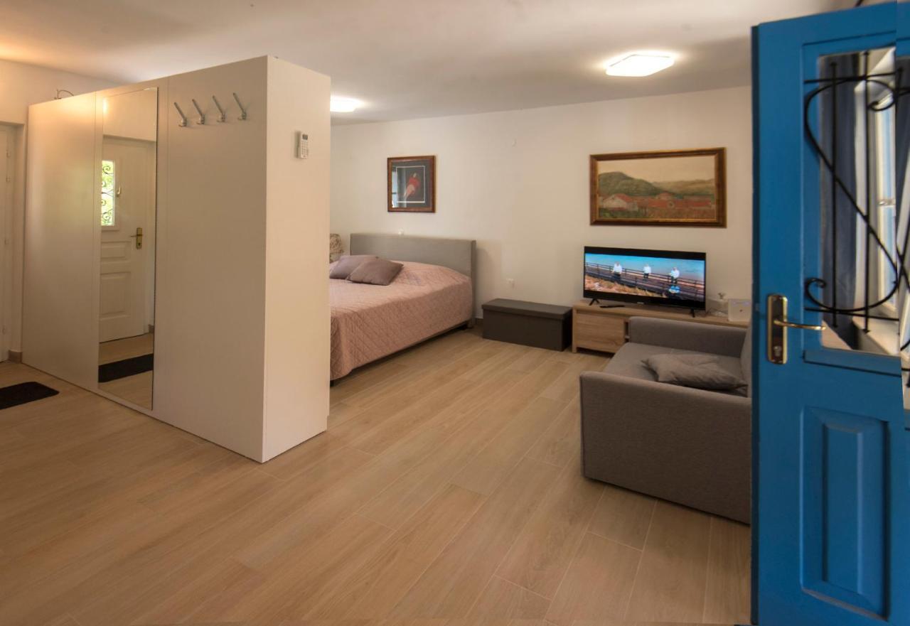Studio Apartman Roza Ston Luaran gambar